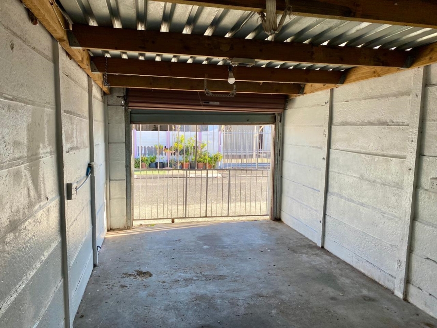 2 Bedroom Property for Sale in Portlands Western Cape